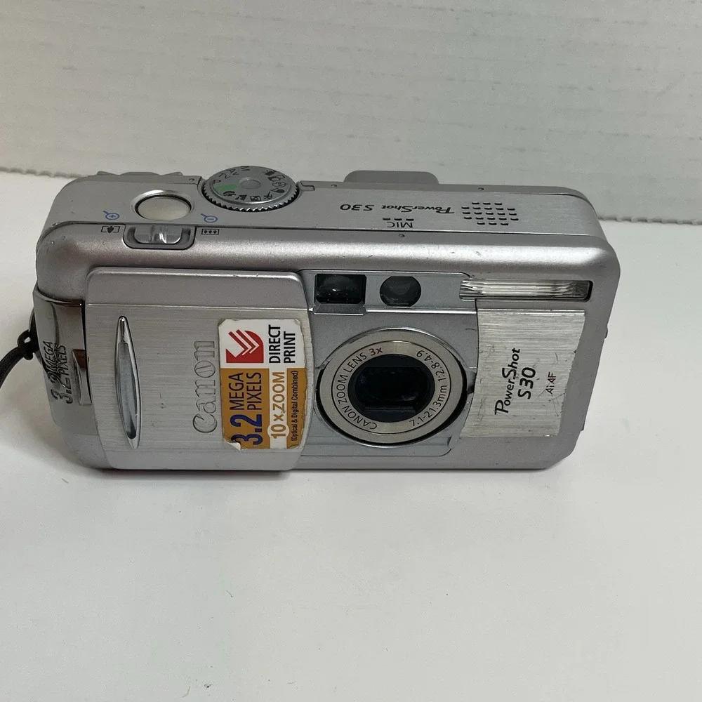 Canon PowerShot S30 3x Optical Zoom 3.0MP Silver Digital Camera No Battery Parts